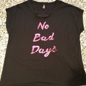 ❌SOLD❌ Perfectly Posh “No Bad Days” Tee • XL